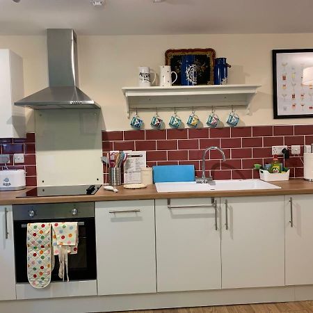 Pristine Apartment In The Centre Of Glastonbury Exterior photo