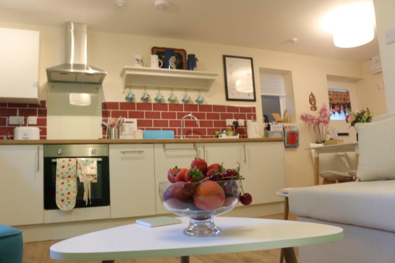 Pristine Apartment In The Centre Of Glastonbury Exterior photo