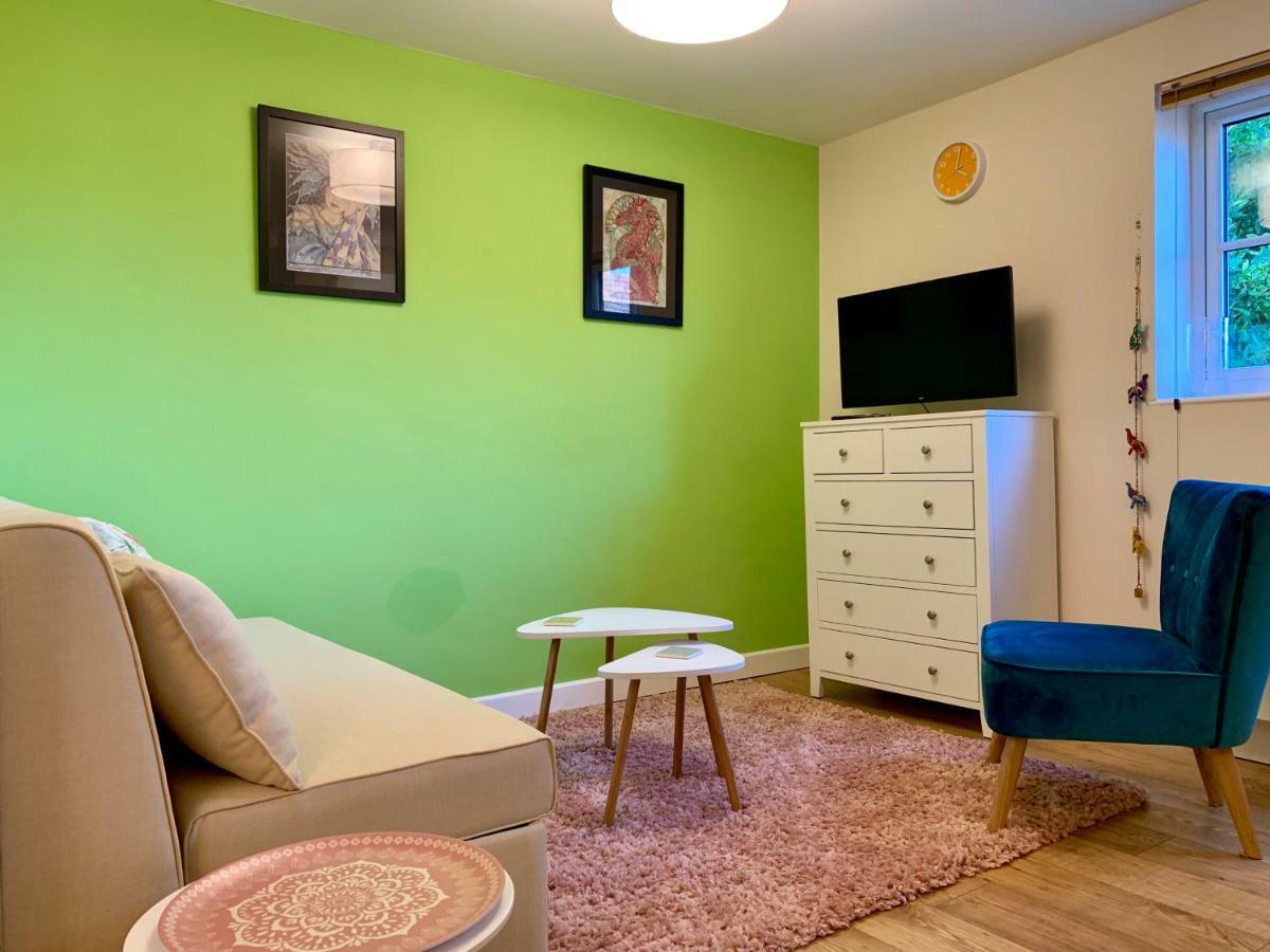 Pristine Apartment In The Centre Of Glastonbury Exterior photo