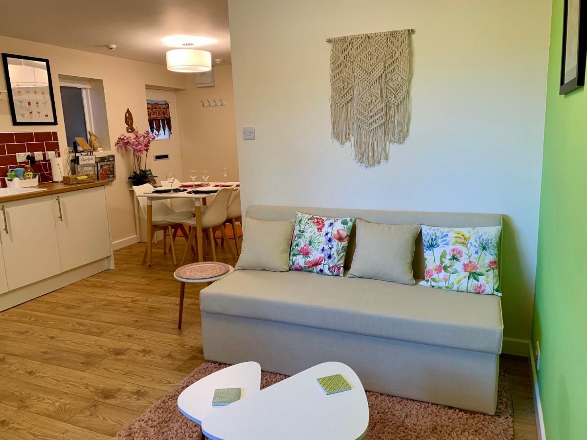 Pristine Apartment In The Centre Of Glastonbury Exterior photo